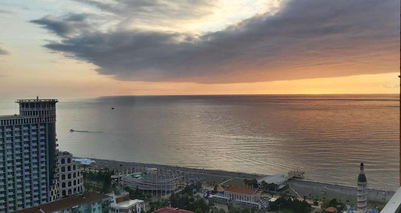 Luxury Sea View Orbi City Batumi Eksteriør billede